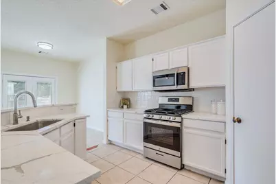 1021 Black Locust Drive W, Pflugerville, TX 78660 - Photo 5