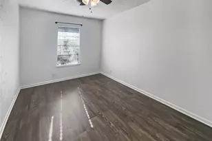 1105 E 17th St, Georgetown, TX 78626 - Photo 13