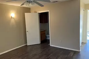 2306 E 8th St, Austin, TX 78702 - Photo 5