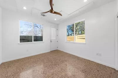 512 W Saint Johns Avenue #B (back unit), Austin, TX 78752 - Photo 9