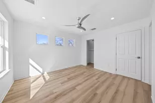 512 W St Johns Ave, Austin, TX 78752 - Photo 13