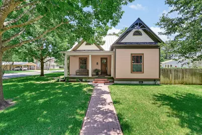 506 Gresham Street, Smithville, TX 78957 - Photo 1