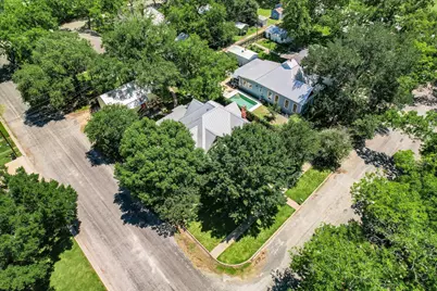 506 Gresham Street, Smithville, TX 78957 - Photo 33