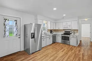 405 S Pine St, Georgetown, TX 78626 - Photo 11