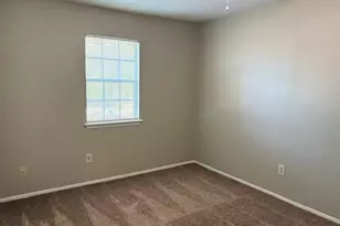 2008 E Stassney Ln, Austin, TX 78744 - Photo 11