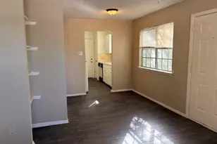 2008 E Stassney Ln, Austin, TX 78744 - Photo 5