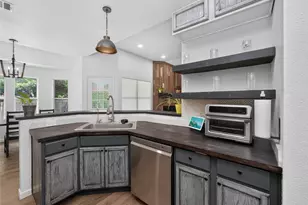 105 Dogwood Dr, Georgetown, TX 78626 - Photo 11