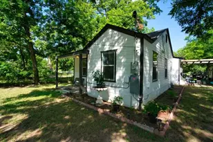 1104 Perry Rd, Austin, TX 78721 - Photo 1