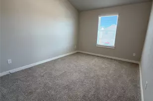 136 Hartson Dr, Taylor, TX 76574 - Photo 11