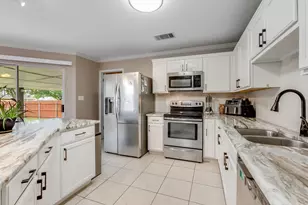 1221 Mason Bend Dr, Pflugerville, TX 78660 - Photo 7