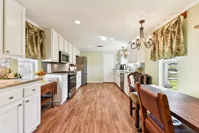 419 W San Antonio Street, Lockhart, TX 78644 - Photo 15