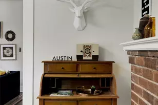712 E 44th St, Austin, TX 78751 - Photo 11