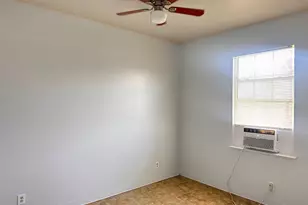 251 Zimmerman Ave, Bastrop, TX 78602 - Photo 5