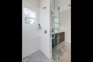 5600 William Holland Ave, Austin, TX 78756 - Photo 15