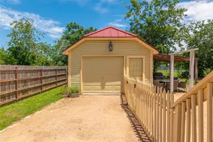 204 Prim Rose St, Blanco, TX 78606 - Photo 37