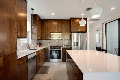 1009 E 12th Street, Austin, TX 78702 - Photo 9