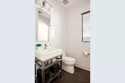 1009 E 12th Street, Austin, TX 78702 - Photo 23