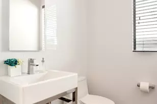 1009 E 12th St, Austin, TX 78702 - Photo 23