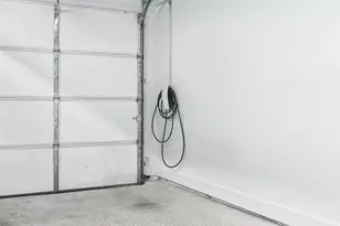 1218 Eleanor St, Austin, TX 78721 - Photo 37