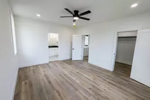 2818 E 22nd St, Austin, TX 78722 - Photo 9