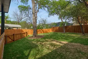 2818 E 22nd St, Austin, TX 78722 - Photo 3
