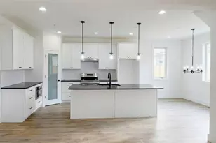 2818 E 22nd St, Austin, TX 78722 - Photo 7