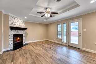 810 Vogel Dr, Lockhart, TX 78644 - Photo 9