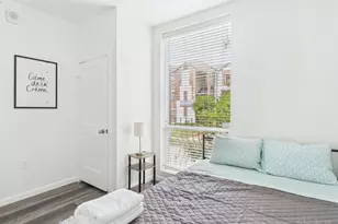 911 W 22nd St, Austin, TX 78705 - Photo 11