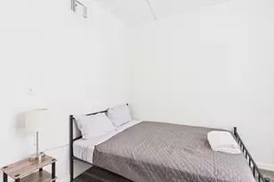 911 W 22nd St, Austin, TX 78705 - Photo 7