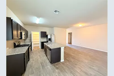 225 Cibolo Creek Drive, Kyle, TX 78640 - Photo 7