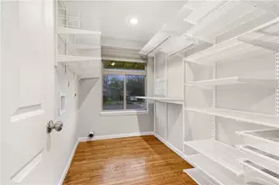 108 E Skyview Rd, Austin, TX 78752 - Photo 9