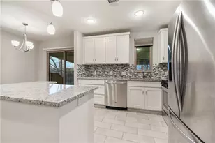 108 E Skyview Rd, Austin, TX 78752 - Photo 7