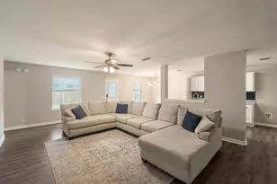 3003 Meadow Ln, Taylor, TX 76574 - Photo 3