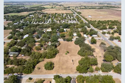 1313 Hondo Street, Lockhart, TX 78644 - Photo 5