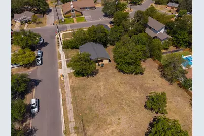 407 W 3rd Street, Georgetown, TX 78626 - Photo 3