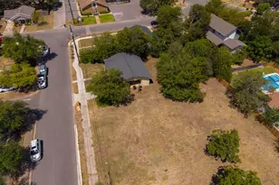 407 W 3rd St, Georgetown, TX 78626 - Photo 3