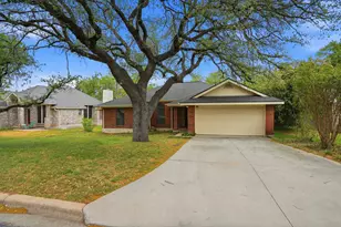 306 Woodstone Dr, Georgetown, TX 78628 - Photo 3