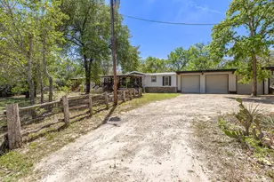 541 Hidden Oaks Dr, Elgin, TX 78621 - Photo 3