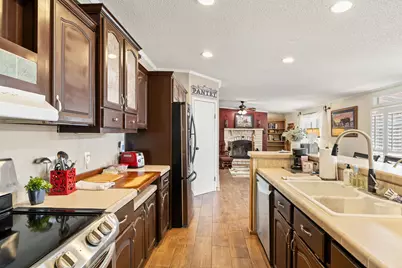 541 Hidden Oaks Drive, Elgin, TX 78621 - Photo 11