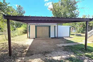 429 N Main St, Rockdale, TX 76567 - Photo 3