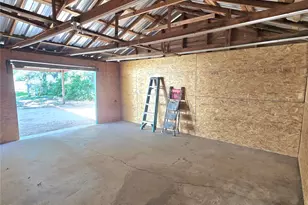 429 N Main St, Rockdale, TX 76567 - Photo 29