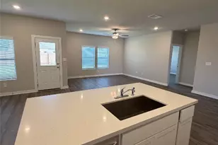 245 Red Tail Hawk Ln, Cedar Creek, TX 78612 - Photo 9