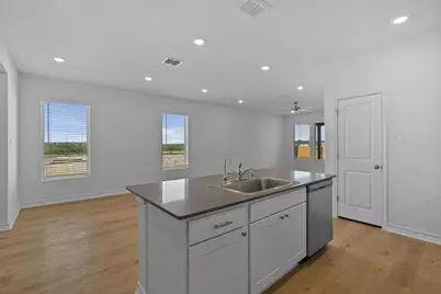 109 Hatari Trail, Jarrell, TX 76537 - Photo 5