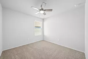 1806 Windsor Blvd, Lockhart, TX 78644 - Photo 5