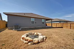 1806 Windsor Blvd, Lockhart, TX 78644 - Photo 25