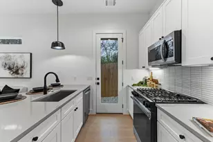 1809 Maple Ave, Austin, TX 78702 - Photo 5