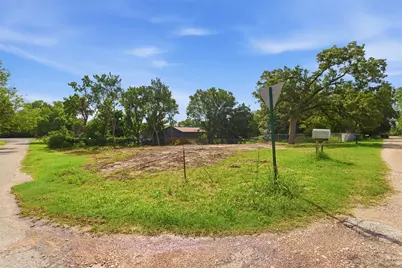 320 S Wilcox Street, Rockdale, TX 76567 - Photo 35