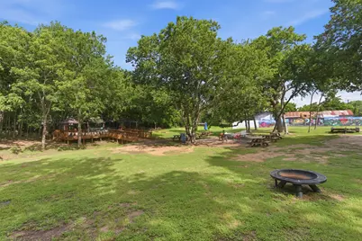 320 S Wilcox Street, Rockdale, TX 76567 - Photo 13