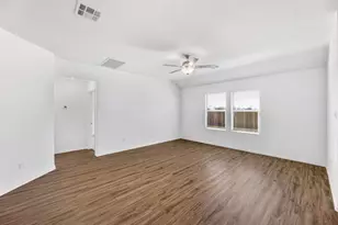 303 Chickasaw Ln, Hutto, TX 78634 - Photo 3