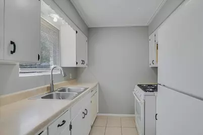 1811 Magnolia Drive #B, Round Rock, TX 78664 - Photo 5